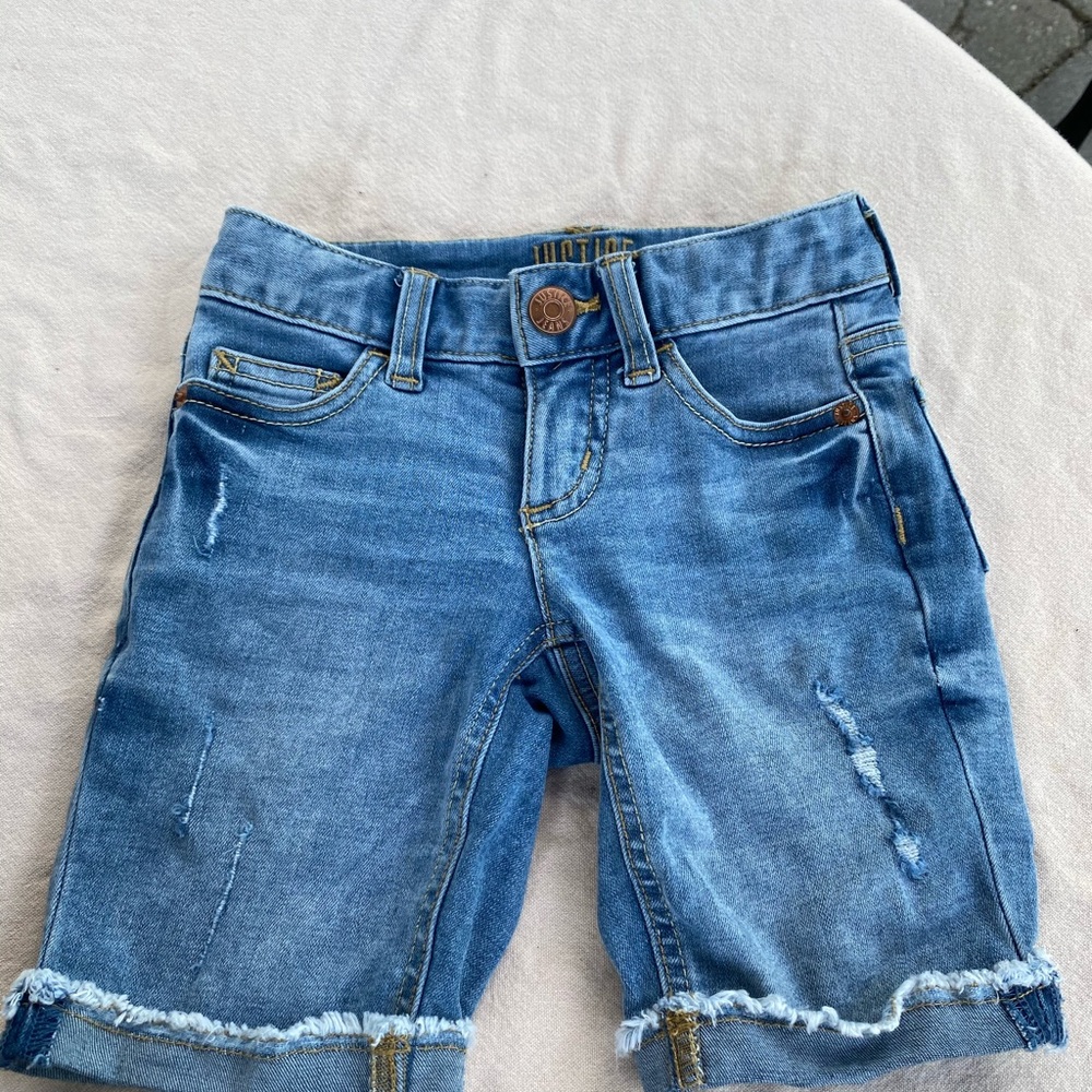 Destructed girlfriend Bermuda shorts